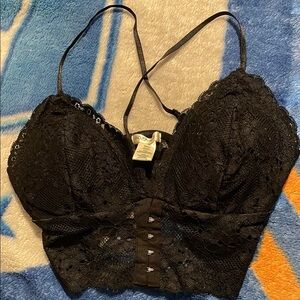 Bozzolo Black Lace Bra with Adjustable Straps and Underwire